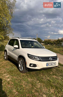 Внедорожник / Кроссовер Volkswagen Tiguan 2012 в 