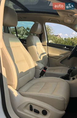 Внедорожник / Кроссовер Volkswagen Tiguan 2012 в 