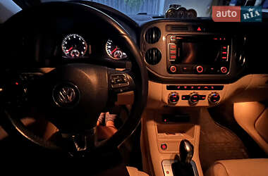 Внедорожник / Кроссовер Volkswagen Tiguan 2012 в 