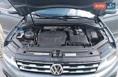 Внедорожник / Кроссовер Volkswagen Tiguan 2018 в 