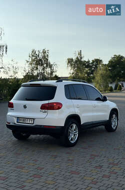 Внедорожник / Кроссовер Volkswagen Tiguan 2011 в 
