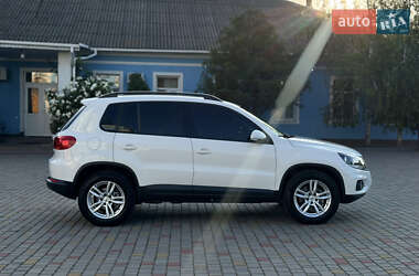 Внедорожник / Кроссовер Volkswagen Tiguan 2011 в 
