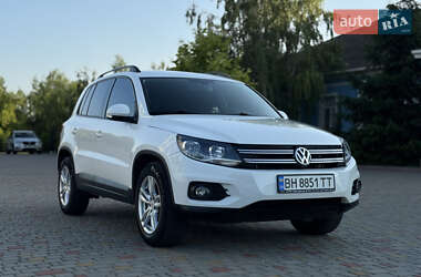 Внедорожник / Кроссовер Volkswagen Tiguan 2011 в 