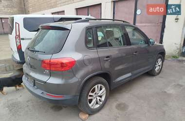 Позашляховик / Кросовер Volkswagen Tiguan 2016 в 