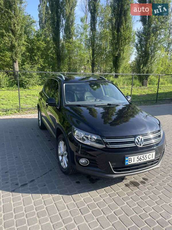 Внедорожник / Кроссовер Volkswagen Tiguan 2012 в 