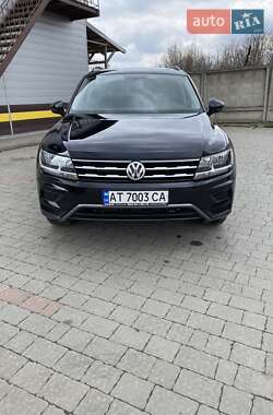 Внедорожник / Кроссовер Volkswagen Tiguan 2019 в 
