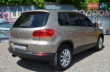 Внедорожник / Кроссовер Volkswagen Tiguan 2011 в 