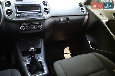 Внедорожник / Кроссовер Volkswagen Tiguan 2011 в 