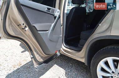 Внедорожник / Кроссовер Volkswagen Tiguan 2011 в 