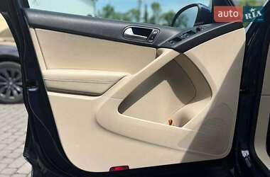 Внедорожник / Кроссовер Volkswagen Tiguan 2016 в 