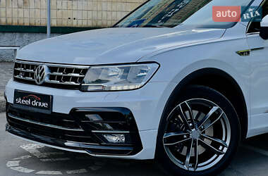Внедорожник / Кроссовер Volkswagen Tiguan 2017 в Николаеве