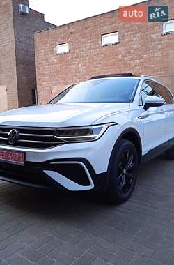 Внедорожник / Кроссовер Volkswagen Tiguan 2024 в Костополе