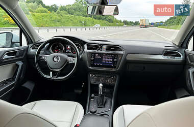 Внедорожник / Кроссовер Volkswagen Tiguan 2018 в 