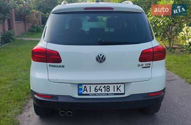 Внедорожник / Кроссовер Volkswagen Tiguan 2015 в 