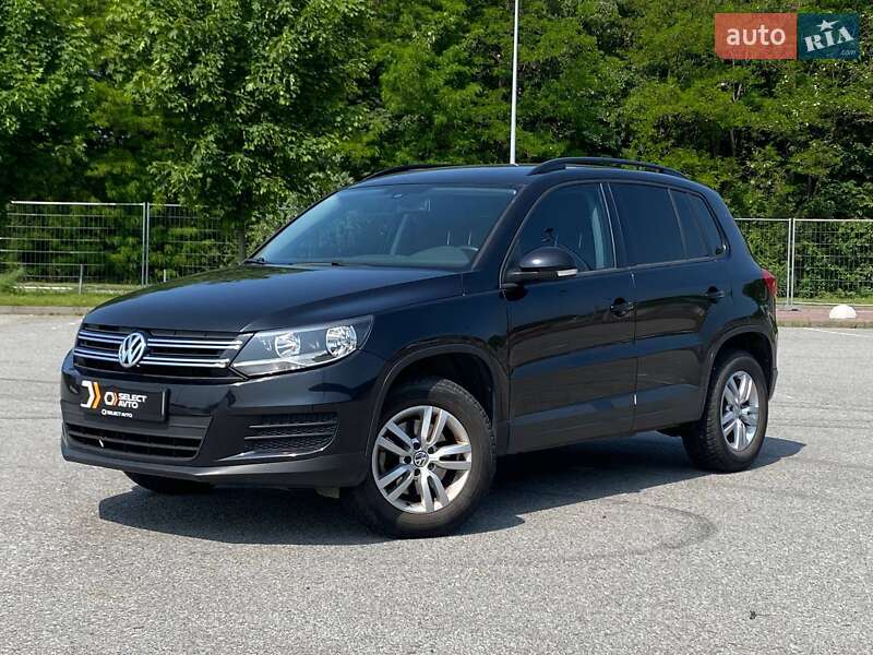 Внедорожник / Кроссовер Volkswagen Tiguan 2015 в 