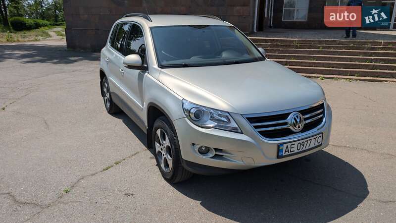 Внедорожник / Кроссовер Volkswagen Tiguan 2010 в Кривом Роге