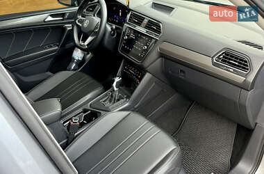 Позашляховик / Кросовер Volkswagen Tiguan 2023 в 
