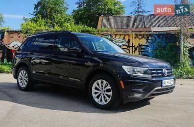 Позашляховик / Кросовер Volkswagen Tiguan 2017 в 