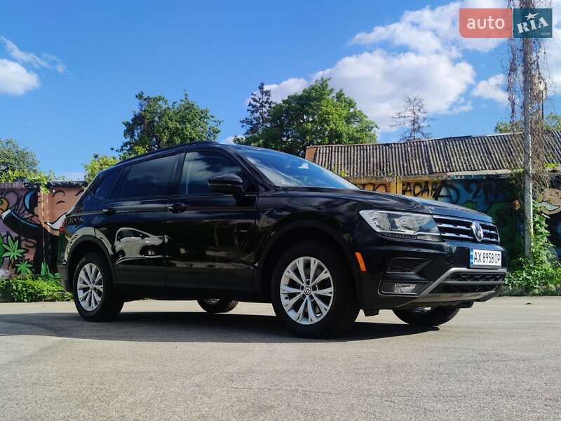 Позашляховик / Кросовер Volkswagen Tiguan 2017 в 