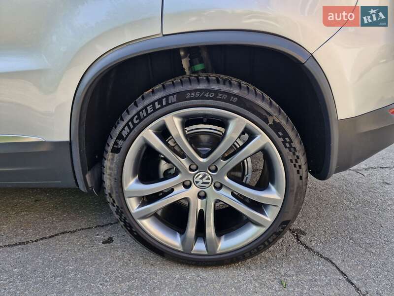 Внедорожник / Кроссовер Volkswagen Tiguan 2016 в Чернигове