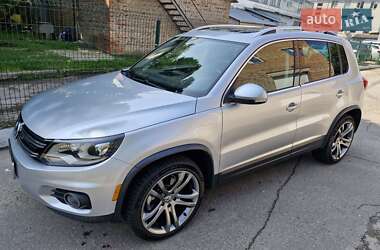 Позашляховик / Кросовер Volkswagen Tiguan 2016 в Чернігові