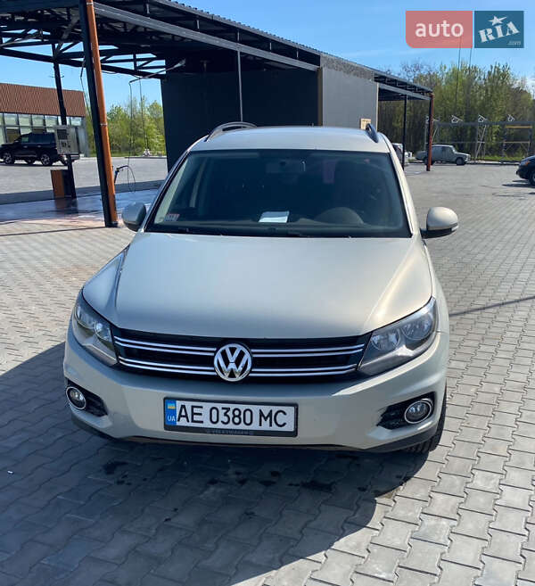 Внедорожник / Кроссовер Volkswagen Tiguan 2014 в 