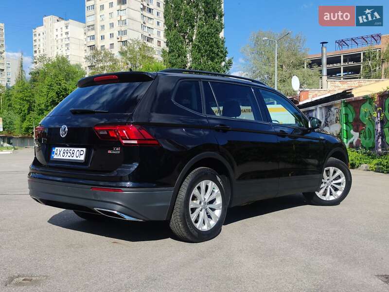 Позашляховик / Кросовер Volkswagen Tiguan 2017 в Харкові
