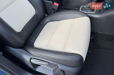 Внедорожник / Кроссовер Volkswagen Tiguan 2016 в 