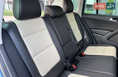Внедорожник / Кроссовер Volkswagen Tiguan 2016 в 