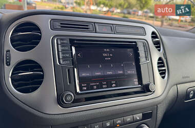 Внедорожник / Кроссовер Volkswagen Tiguan 2016 в 