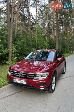 Внедорожник / Кроссовер Volkswagen Tiguan 2017 в Львове