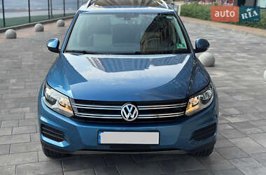 Внедорожник / Кроссовер Volkswagen Tiguan 2016 в 