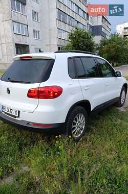 Позашляховик / Кросовер Volkswagen Tiguan 2014 в 