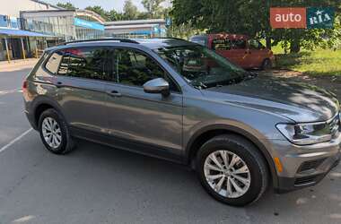 Внедорожник / Кроссовер Volkswagen Tiguan 2017 в 