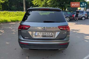 Внедорожник / Кроссовер Volkswagen Tiguan 2017 в 