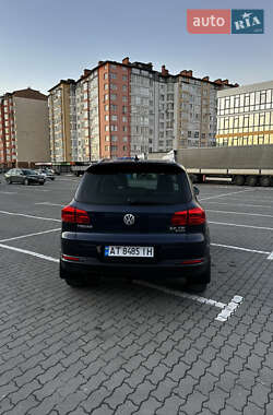 Позашляховик / Кросовер Volkswagen Tiguan 2012 в 