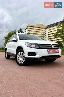 Внедорожник / Кроссовер Volkswagen Tiguan 2017 в 