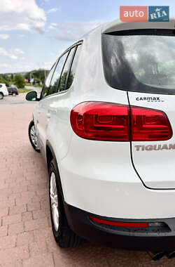 Внедорожник / Кроссовер Volkswagen Tiguan 2017 в 