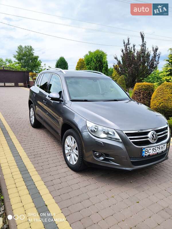 Внедорожник / Кроссовер Volkswagen Tiguan 2011 в 
