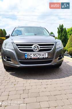 Внедорожник / Кроссовер Volkswagen Tiguan 2011 в 