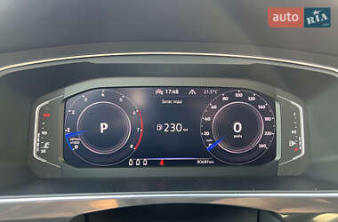 Внедорожник / Кроссовер Volkswagen Tiguan 2021 в 