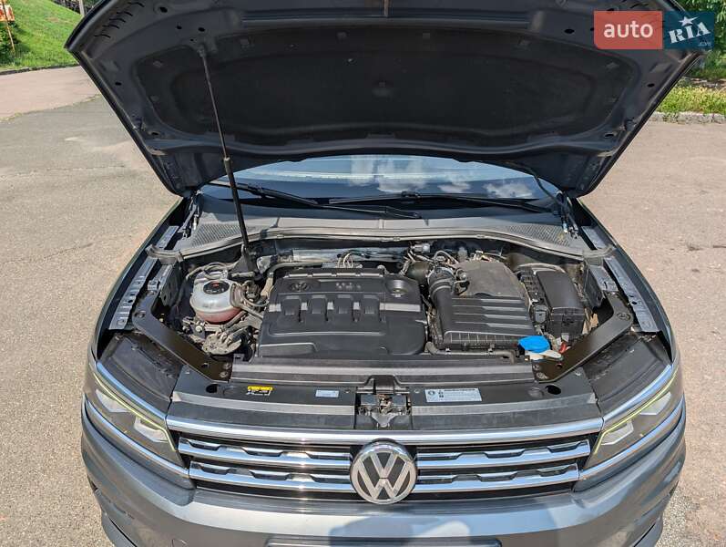 Внедорожник / Кроссовер Volkswagen Tiguan 2017 в Чернигове
