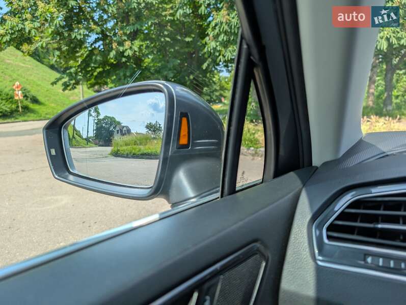 Внедорожник / Кроссовер Volkswagen Tiguan 2017 в Чернигове