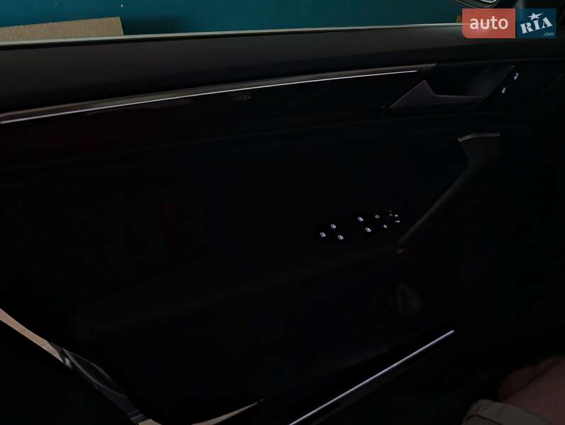 Внедорожник / Кроссовер Volkswagen Tiguan 2017 в Чернигове