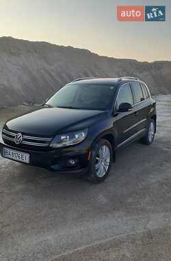 Внедорожник / Кроссовер Volkswagen Tiguan 2011 в Кропивницком