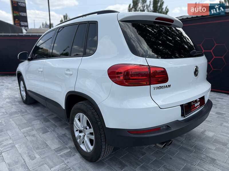 Внедорожник / Кроссовер Volkswagen Tiguan 2016 в Днепре