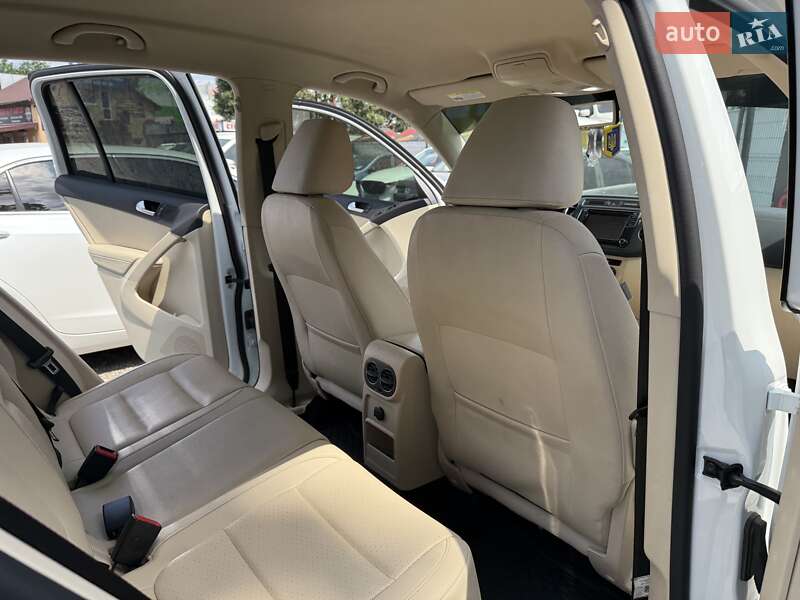 Внедорожник / Кроссовер Volkswagen Tiguan 2016 в Днепре