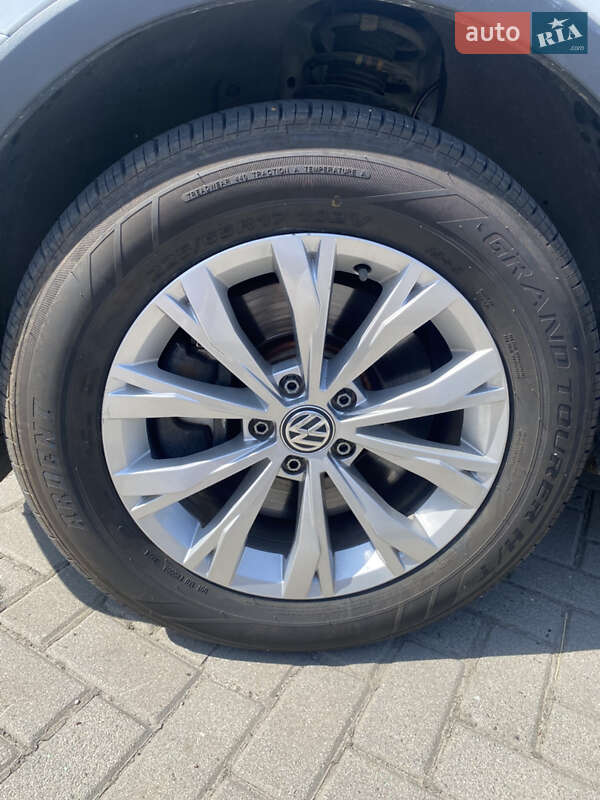 Внедорожник / Кроссовер Volkswagen Tiguan 2018 в Днепре