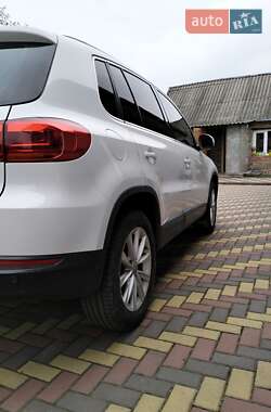 Внедорожник / Кроссовер Volkswagen Tiguan 2015 в Хмельницком