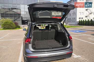 Внедорожник / Кроссовер Volkswagen Tiguan 2020 в 